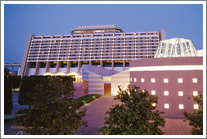 contemporary-resort-media