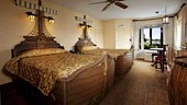 wdw-caribbean-beach-room-type-pirate-room-water-view-170x96.jpg