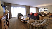 wdw-contemporary-room-type-deluxe-one-bedroom-suite-theme-park-view-170x96.jpg