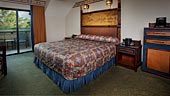 wdw-wilderness-lodge-room-type-club-level-concierge-honeymoon-suite-170x96.jpg